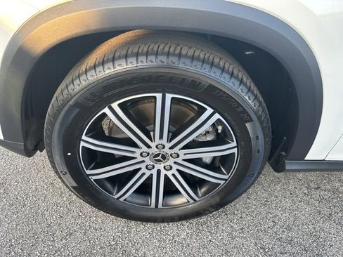 Used 2025 Mercedes-Benz GLE 450 4MATIC image 9