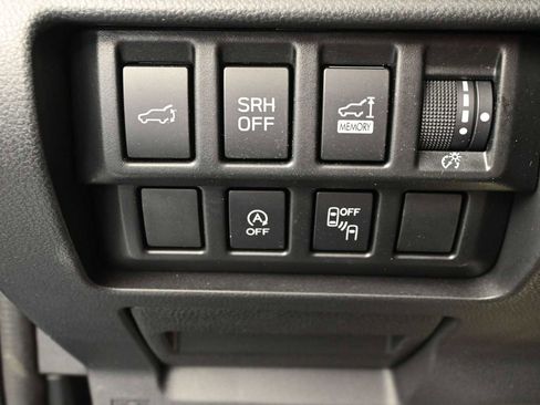 Used 2023 Subaru Forester Premium AWD/4WD image 10