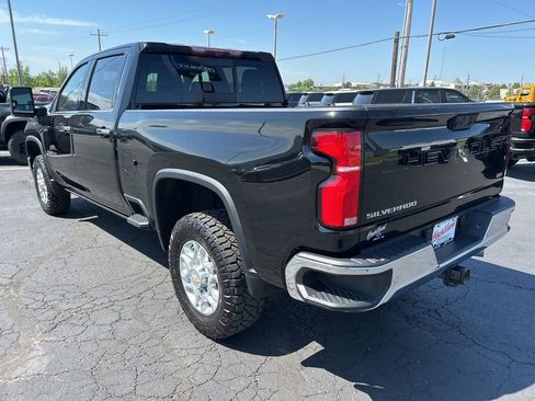 Used 2024 Chevrolet Silverado 2500 LTZ w/ LTZ Convenience Package AWD/4WD image 7