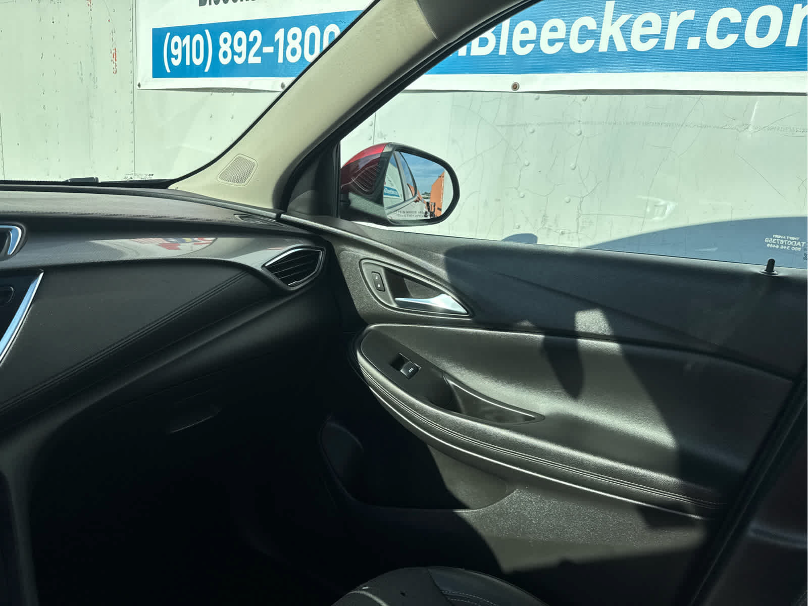 Used 2022 Buick Encore GX Select w/ Sport Touring Package FWD image 28