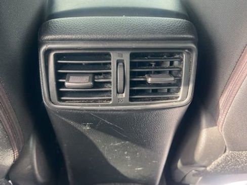Used 2018 Nissan Rogue Sport SV w/ SV Technology Package image 15