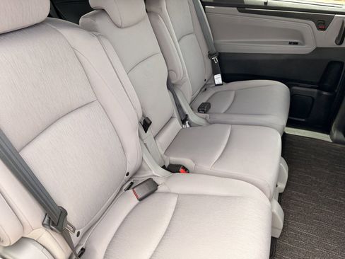 Used 2023 Honda Odyssey EX image 12