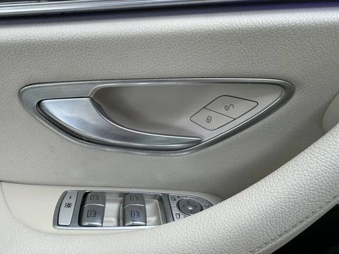 Used 2019 Mercedes-Benz E 300 w/ Premium 1 Package image 43
