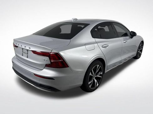 Used 2025 Volvo S60 B5 Core FWD image 3