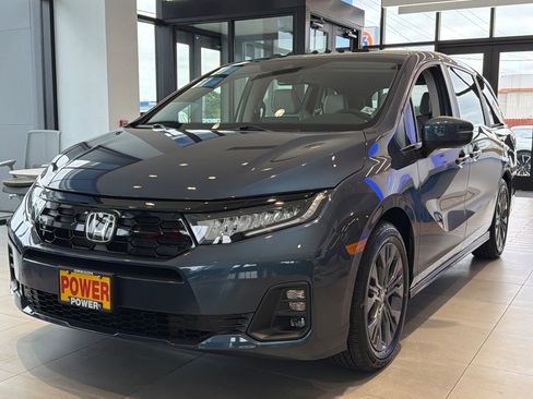 New 2026 Honda Odyssey Touring image 7