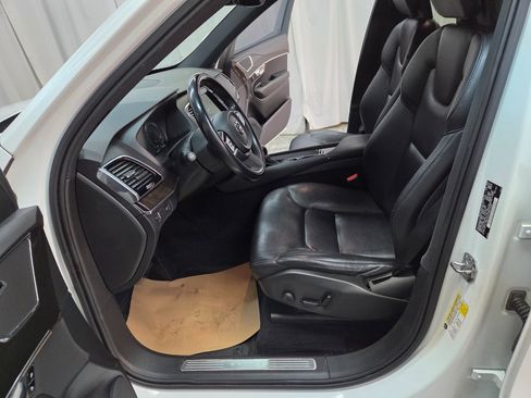Used 2018 Volvo XC90 T6 Momentum w/ Convenience Package image 14