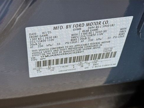 Used 2025 Ford Explorer ST-Line image 34