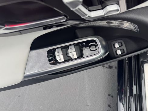 Used 2026 Mercedes-Benz E 53 AMG e 4MATIC Sedan image 15