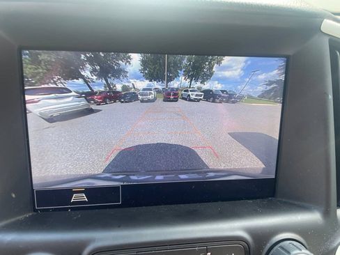 Used 2022 GMC Terrain SLE w/ Driver Convenience Package FWD image 5