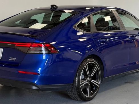 Used 2024 Honda Accord Sport image 3