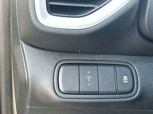 New 2026 Hyundai Venue SEL FWD image 13