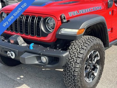 Used 2024 Jeep Wrangler Unlimited Rubicon 4xe w/ Capability Package AWD/4WD image 10