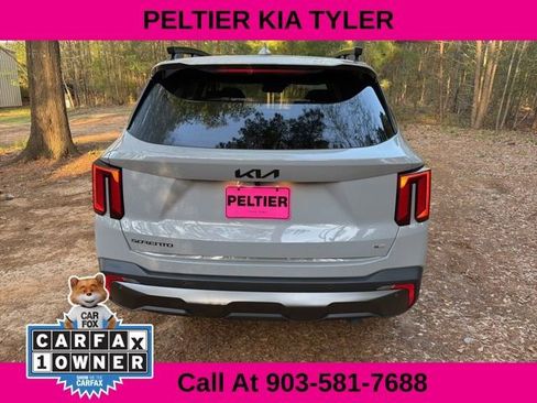 Used 2025 Kia Sorento SX image 11