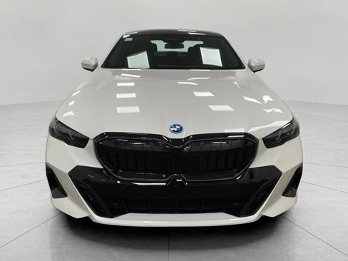 New 2026 BMW 550e xDrive w/ Executive Package AWD/4WD image 10