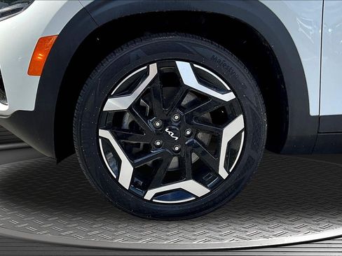 Used 2024 Kia Seltos SX w/ SX Sunroof Package AWD/4WD image 24