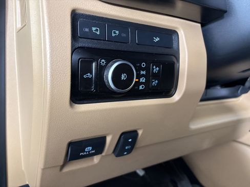 Used 2023 Ford F350 Lariat w/ Tow Technology Package image 7