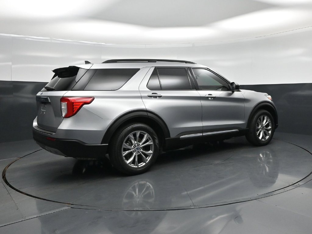 Used 2021 Ford Explorer XLT w/ Equipment Group 202A RWD image 22