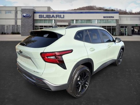 Used 2025 Chevrolet Trax ACTIV w/ Driver Confidence Package image 5