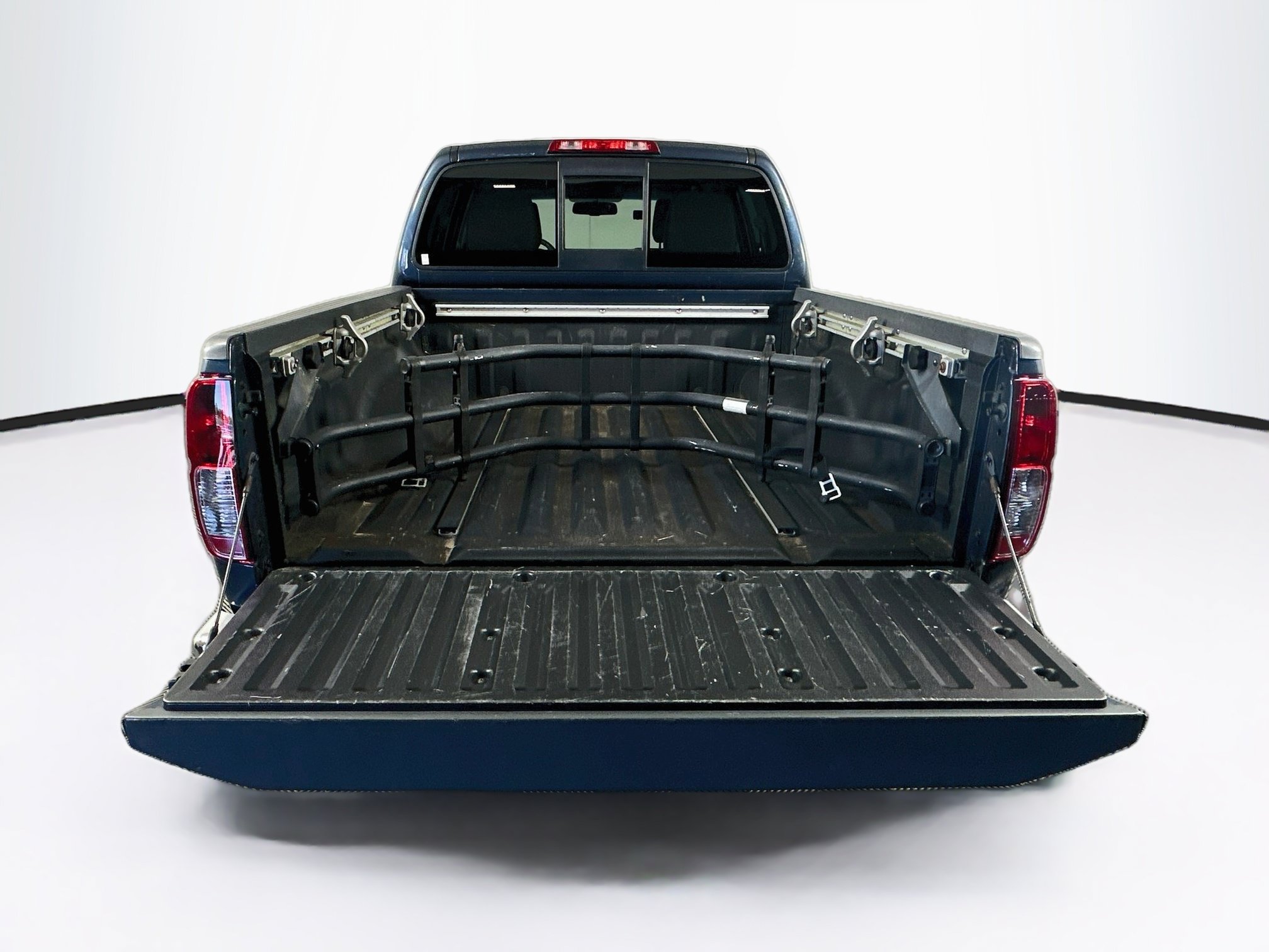 Used 2015 Nissan Frontier SV w/ SV Value Truck Package RWD image 26