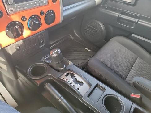 Used 2014 Toyota FJ Cruiser 4WD w/ Convenience Package image 22