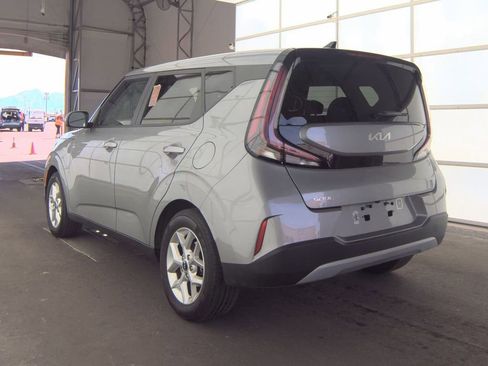 Used 2024 Kia Soul LX w/ Option Group 015 FWD image 2