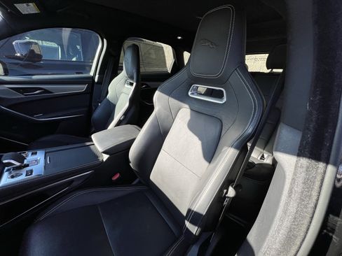 Certified 2025 Jaguar F-PACE R-Dynamic S image 17