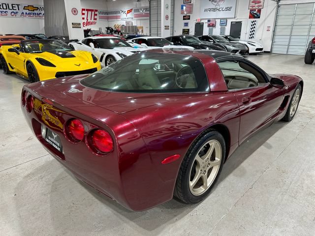 Used 2003 Chevrolet Corvette Coupe w/ Preferred Equipment Group RWD image 22