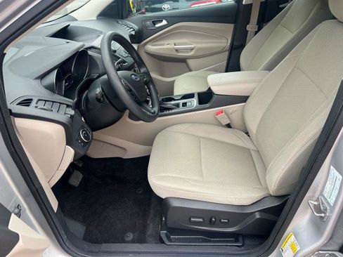 Used 2018 Ford Escape SE FWD image 9