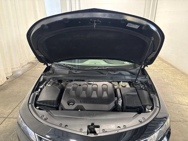 Used 2018 Chevrolet Impala LT w/ LT Convenience Package FWD image 8