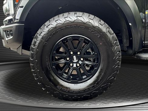 Used 2025 Ford F150 Raptor AWD/4WD image 25