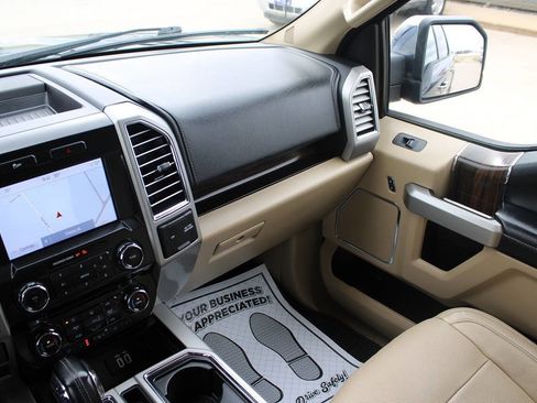 Used 2016 Ford F150 Lariat image 17
