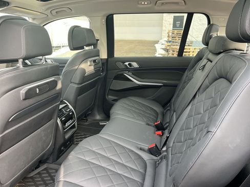 Certified 2024 BMW X7 xDrive40i w/ Premium Package image 22