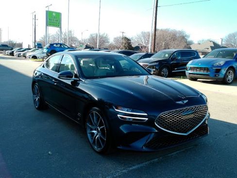 Used 2025 Genesis G70 2.5T image 4