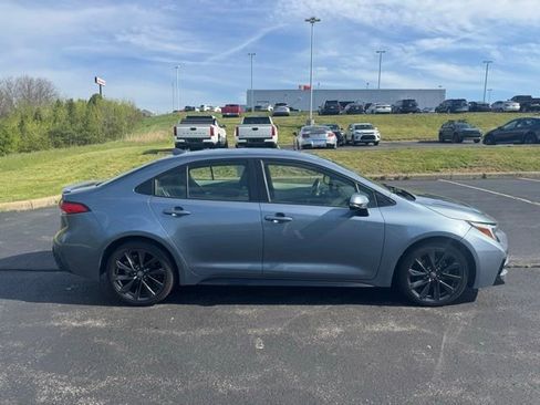 Used 2024 Toyota Corolla SE w/ SE Convenience Package image 2