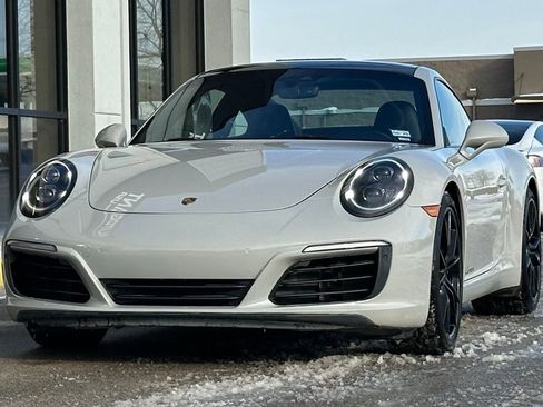 Used 2018 Porsche 911 Carrera image 4