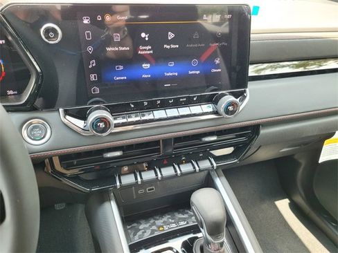 New 2025 Chevrolet Colorado Z71 image 16