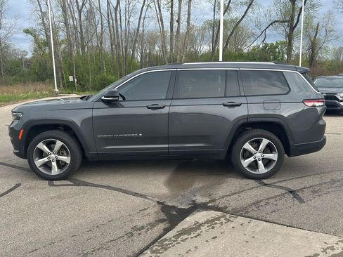 Used 2022 Jeep Grand Cherokee L Limited AWD/4WD image 2