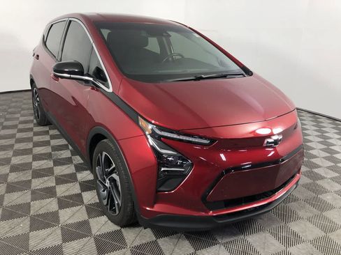 Used 2023 Chevrolet Bolt LT w/ Infotainment Package image 2