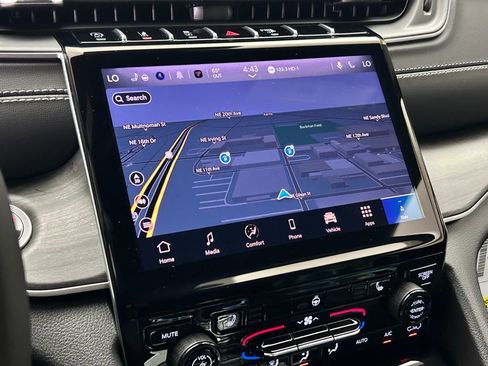 New 2025 Jeep Grand Cherokee Limited w/ Black Appearance Package image 29