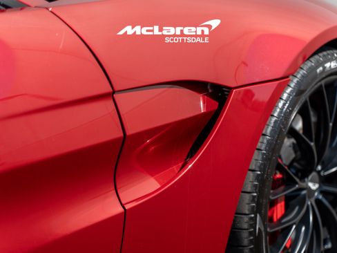 Used 2022 Aston Martin V8 Vantage Roadster RWD image 23