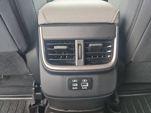 Used 2025 Subaru Outback Premium AWD/4WD image 21