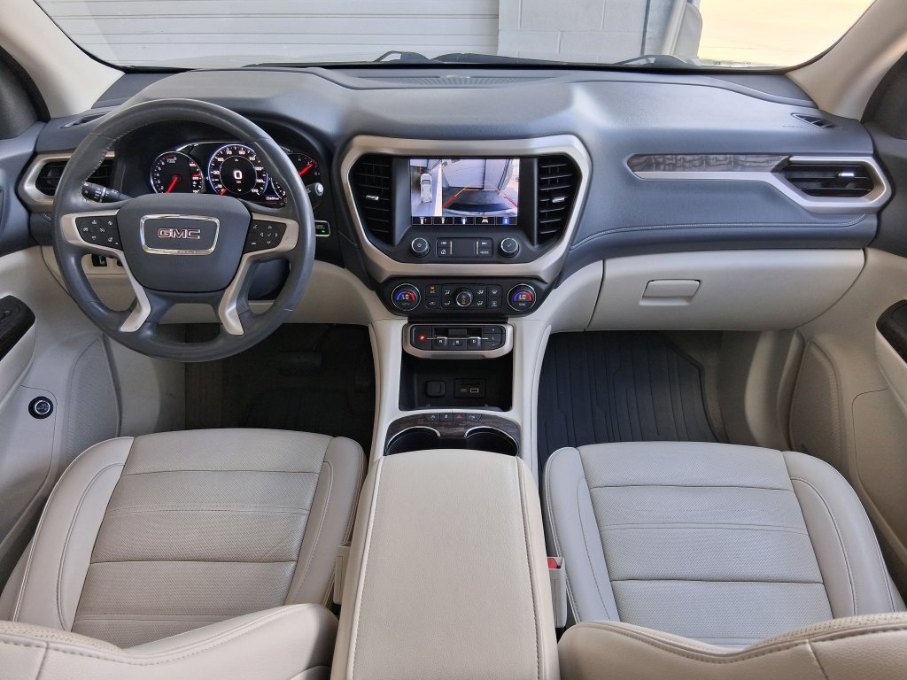 Used 2021 GMC Acadia Denali w/ Denali Technology Package FWD image 9