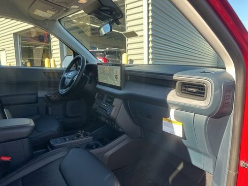 New 2026 Ford Maverick Lariat w/ Black Appearance Package image 34