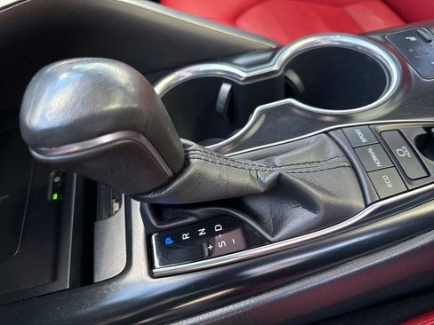 Used 2019 Toyota Camry XSE FWD image 33