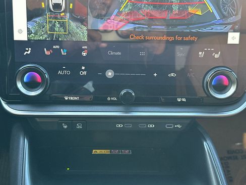 Used 2023 Lexus RZ 450e Premium w/ Technology Package image 23