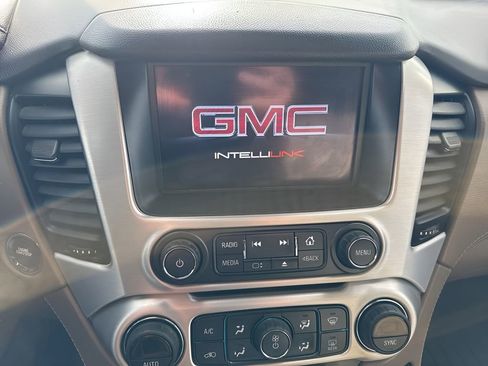 Used 2018 GMC Yukon SLT image 25