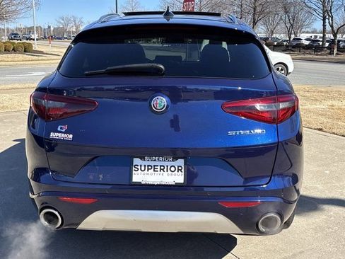 Used 2021 Alfa Romeo Stelvio Ti image 5