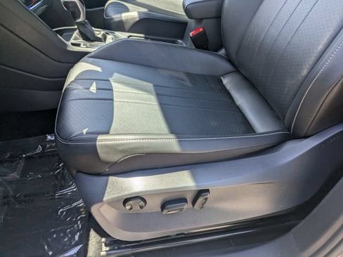 Used 2022 Volkswagen Tiguan SE AWD/4WD image 19