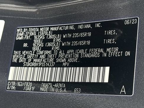 Used 2023 Toyota Highlander LE AWD/4WD image 30