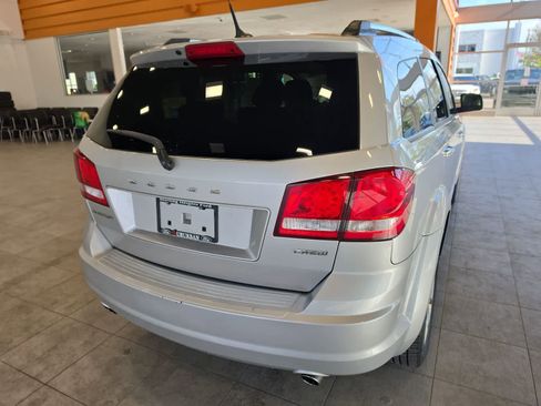 Used 2011 Dodge Journey Crew FWD image 8